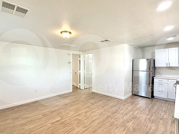 4th image of 231 S 1st St APT A