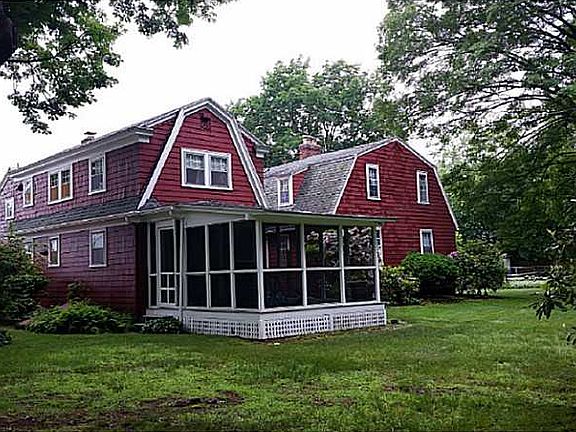 4th image of 22 Whittier Dr
