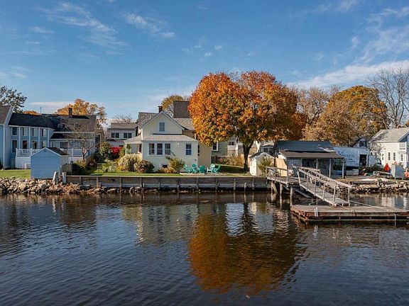 The house sits on the tidal waters of the Piscataqua River