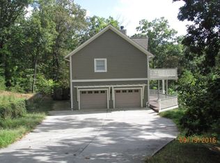 835 Twin Coves Dr, Lenoir City, TN 37772