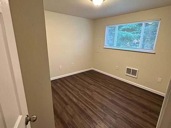 5th image of 315 W Woodworth St Unit 2