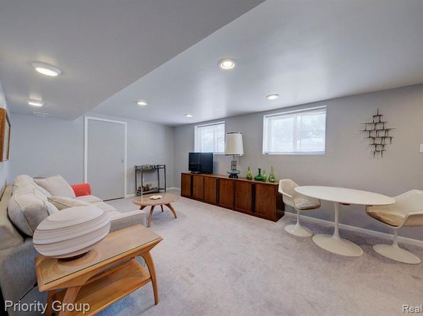 1322 Elliott Ave