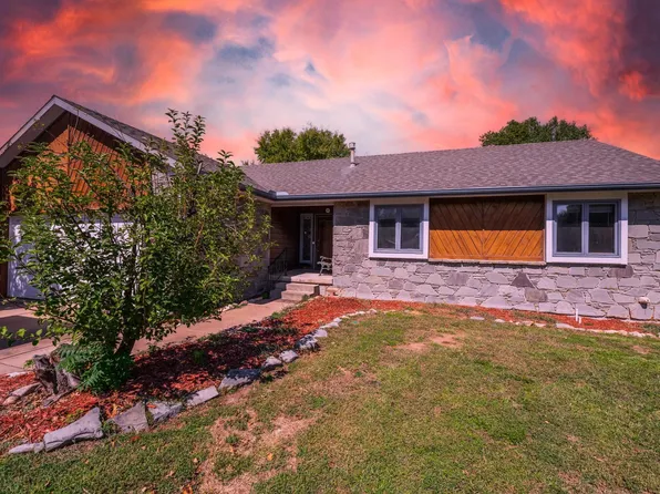 1436 E James St, Derby, KS 67037