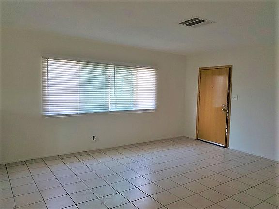 5th image of 239 E Buckthorn St APT 5