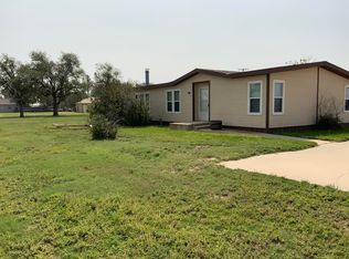 819 N Poplar St, Stratford, TX 79084