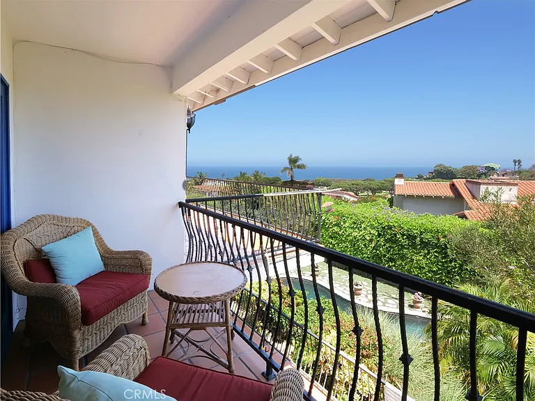 345 Palos Verdes Dr W — Photo 11