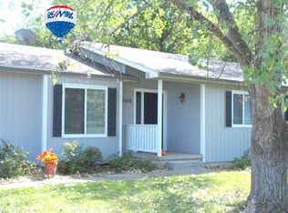 7070 Deer Trail Rd, Manhattan, KS 66503