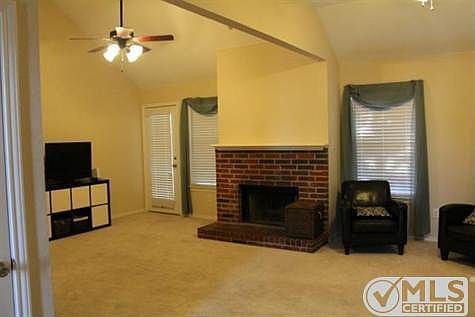 5th image of 521 Oak Lk