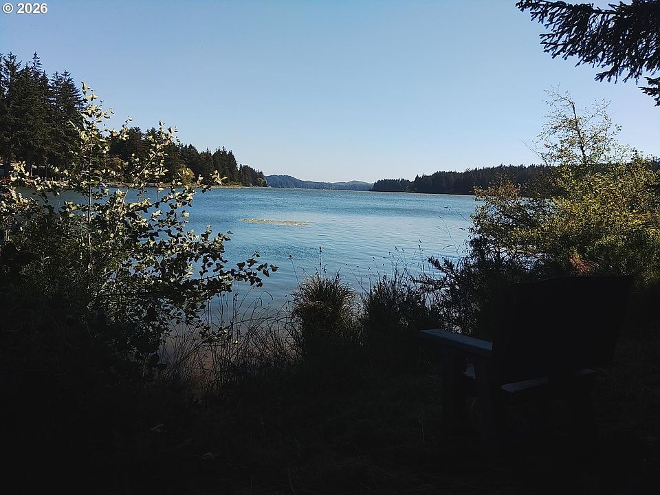 1st image of 83615 Clear Lake Rd #11