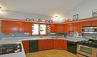 Plenty of cabinet & counter space...