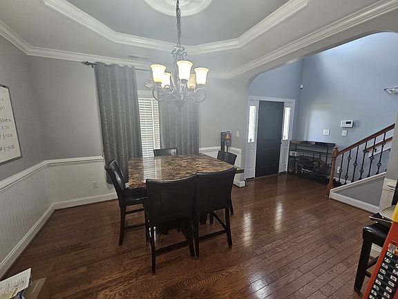 5th image of 210 Vilas Way N