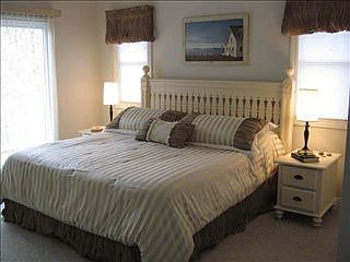 3rd image of 9579-2 Summerhouse Dr