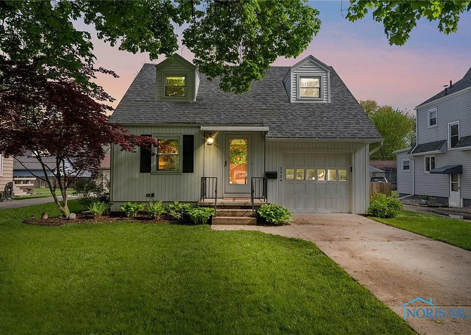 1st image of 2724 Kingsford Dr