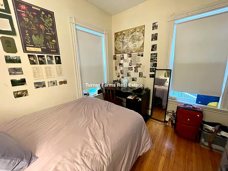 80 Hillside St #2R — Photo 4