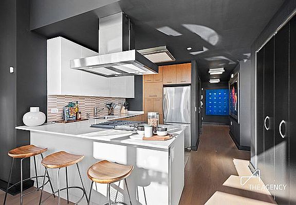 4th image of 450 W 42nd St APT 49B