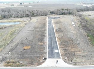 14 Vitava Dr, West, TX 76691