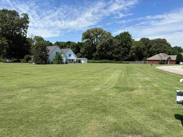 401 Dukes Lake Rd, Humboldt, TN 38343