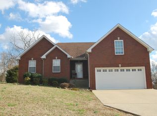 822 Red Hollow Dr, Springfield, TN 37172