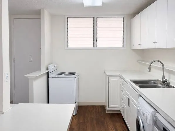 780 Amana St APT 303, Honolulu, HI 96814