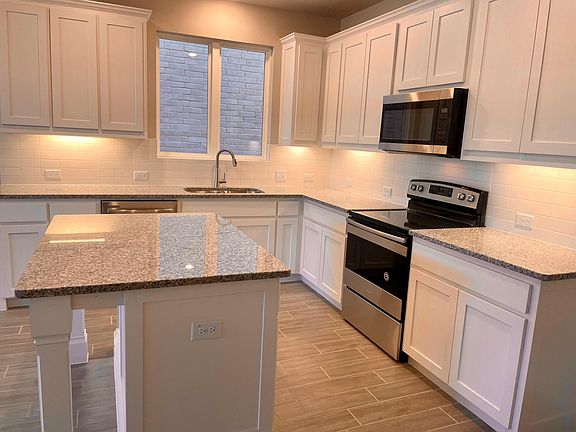 4th image of 370 Oakbend Dr