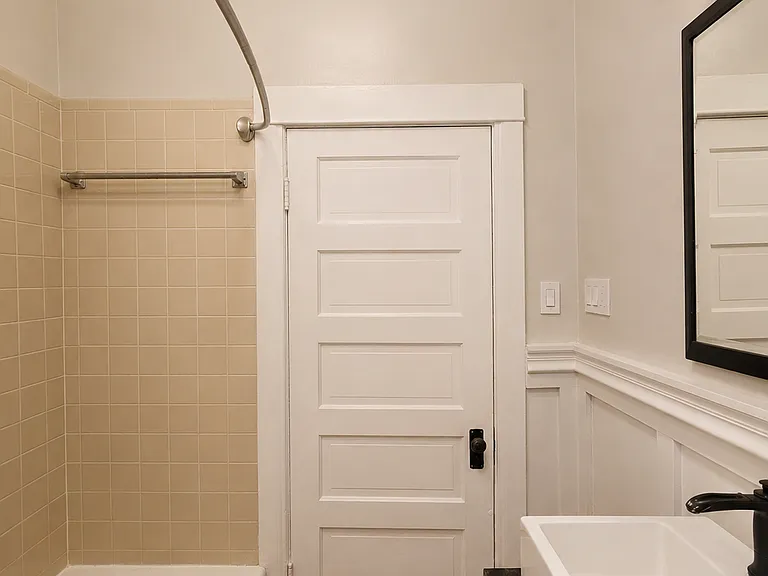 336 S Corona St — Photo 14