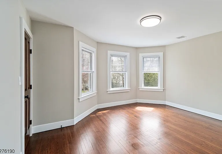 25 1/2 King St #25.5 — Photo 12