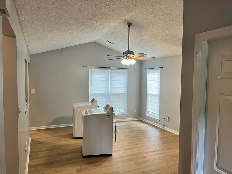 11216 White Stag Dr — Photo 3