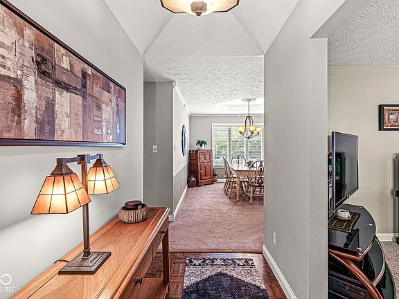 3rd image of 330 Shiloh Creek Way