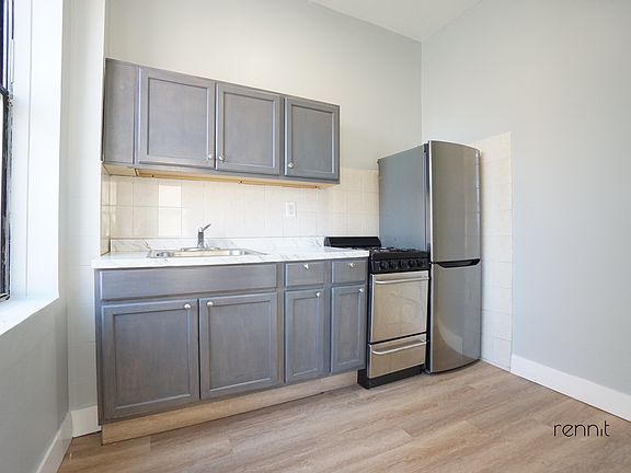 4th image of 86 Lewis Ave #3F