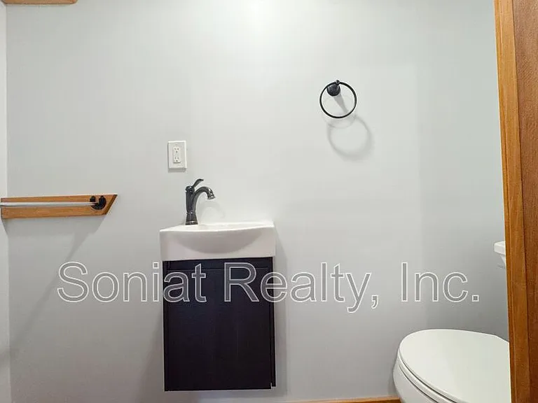2632 Oreilly St — Photo 15