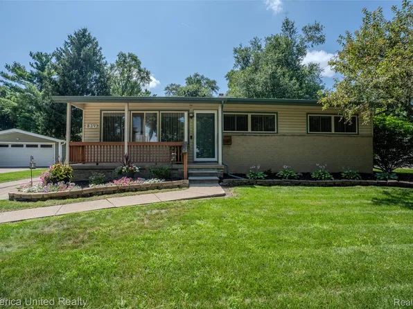 839 Sweetbriar, Milford, MI 48381