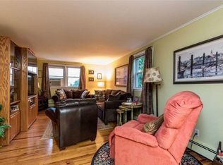 60 1st Ave #1B, Bayville, NY 11709