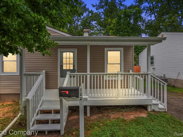 122 W Fairmount Ave, Pontiac, MI 48340