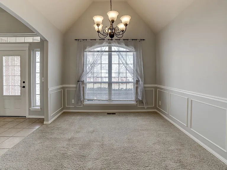 819 E Seattle Pl — Photo 1