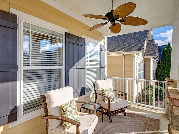 5th image of 22 Pine Island Dr