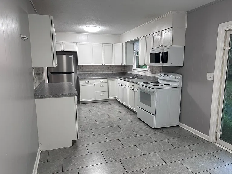 3304 Caywood Dr NW — Photo 1