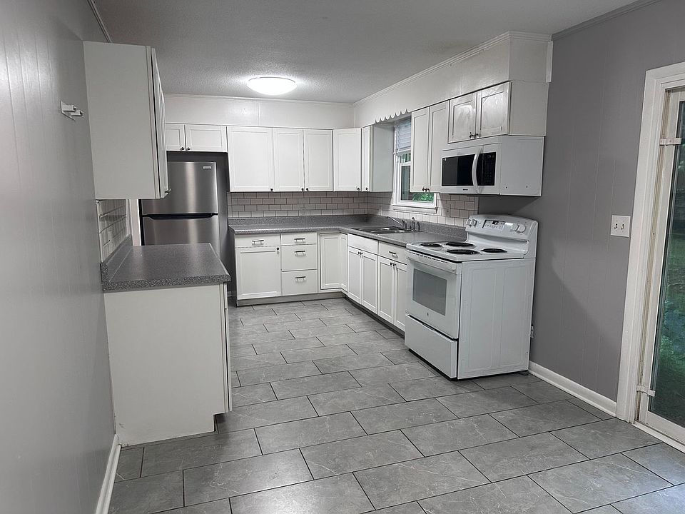 1st image of 3304 Caywood Dr NW