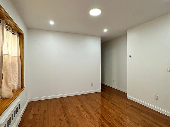 5th image of 39 Bay 35 St #1