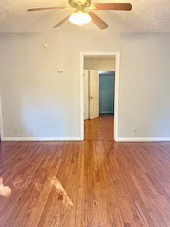 4 Bedroom 2 Bath Near Downtown Newnan — Photo 3