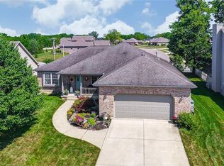 945 Oak Hill Ct, Troy, OH
