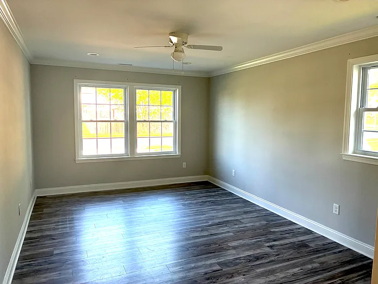 240 Goldenridge Dr — Photo 8