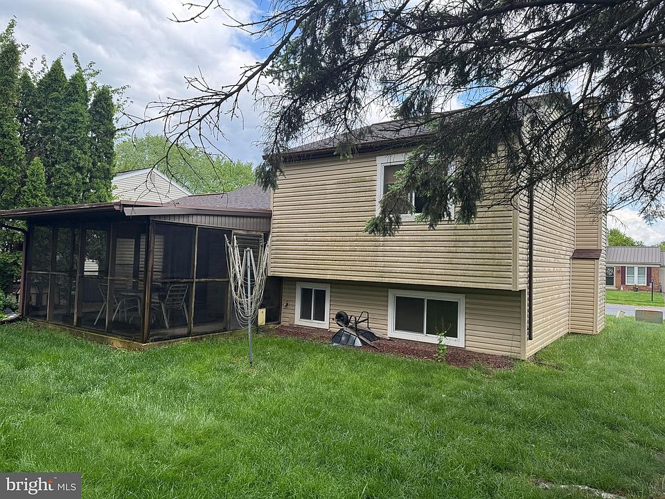 2nd image of 2804 Pebblebrook Dr