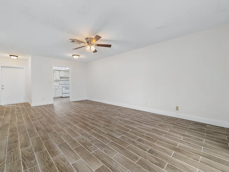 2567 Dudley Dr W #F — Photo 11