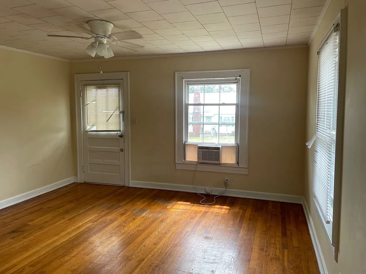 Building Photo - 525 & B Weaver Ave #A