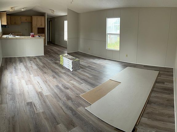 3rd image of 1606 Eagle Dr