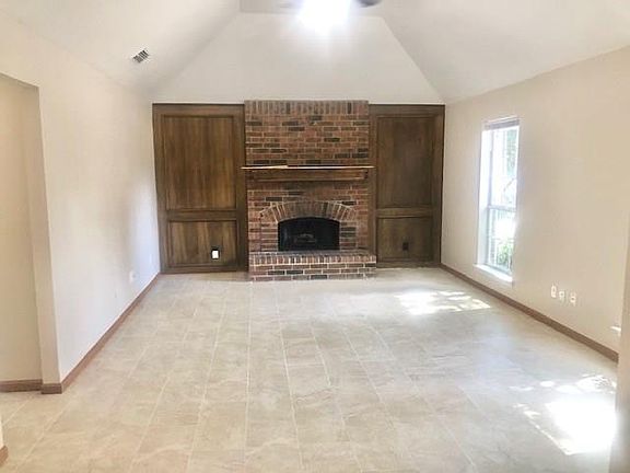 3rd image of 4401 Oldfield Dr