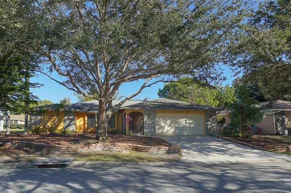 1st image of 2029 Country Meadows Ln