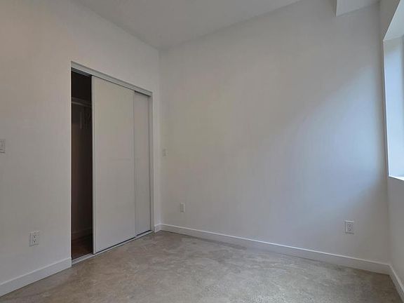 4th image of 517 N Avenue 50 #1/4