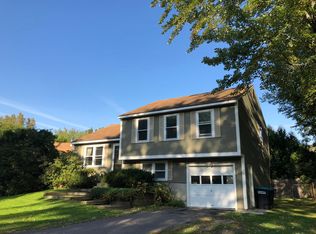 29 Brookwood Dr, South Burlington, VT 05403