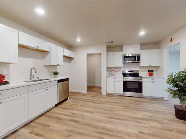 2004 Minoso Dr, Modesto, CA 95351